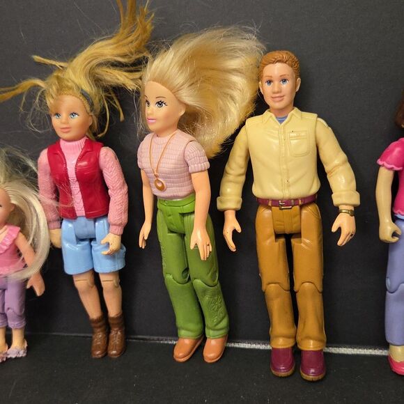 Fisher Price loving Family Dolls & House items, 8 Figures, Horse - Picture 14 of 15